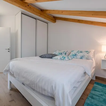 Charm Vila Tkon