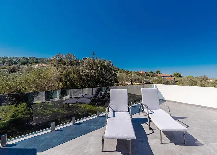 Charm Villa Tkon