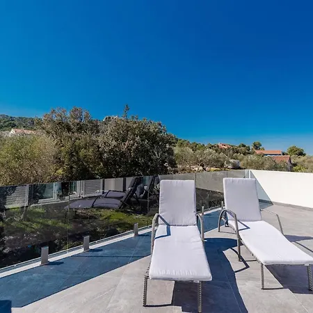 Charm Вилла Ткон